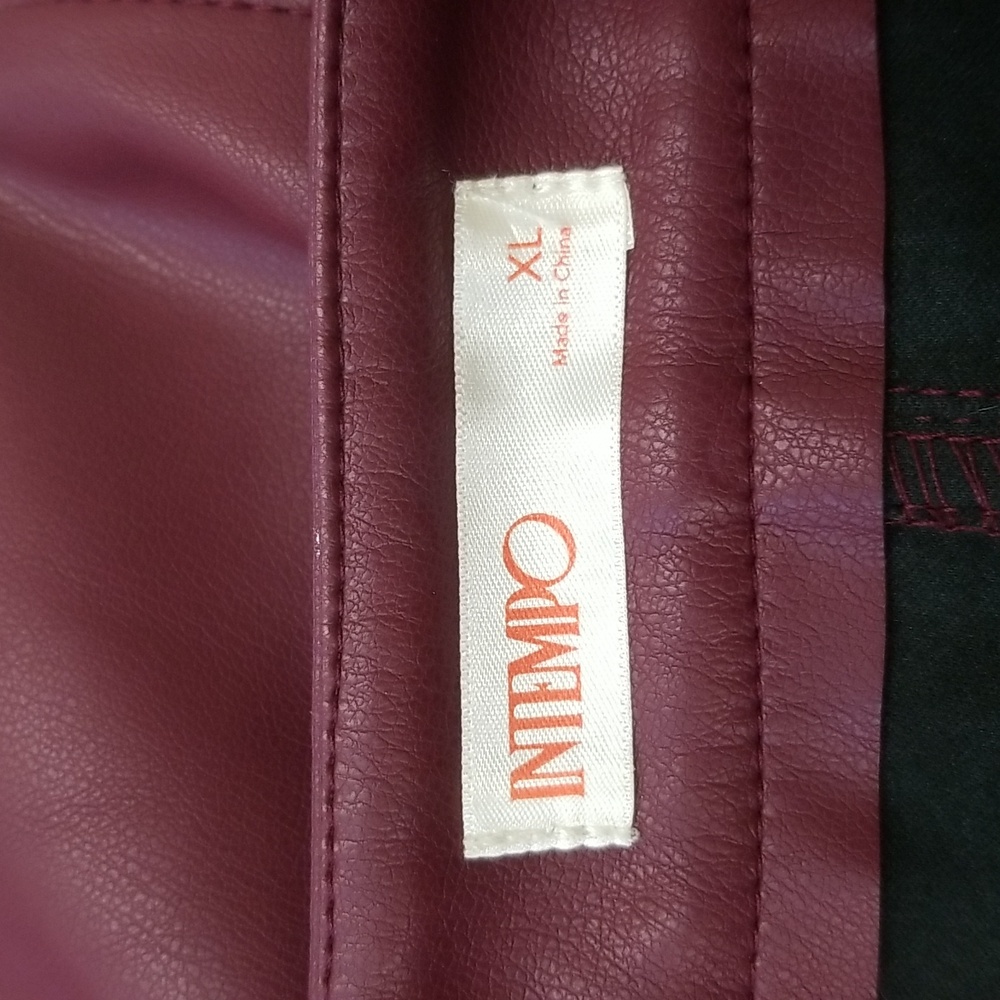 Chic Burgundy Faux Leather Pencil Skirt - Picture 5 of 9